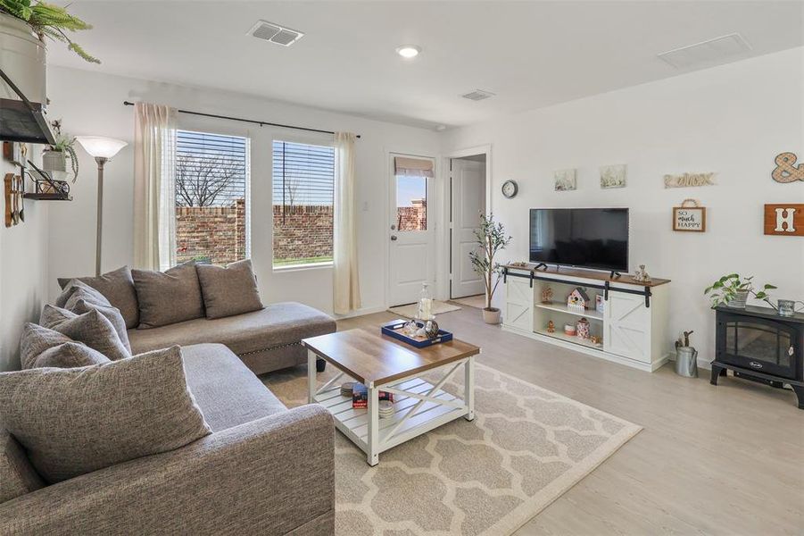 Furnished interior view inside a new home in Mobberly Farms, Pilot Point (Image 25).