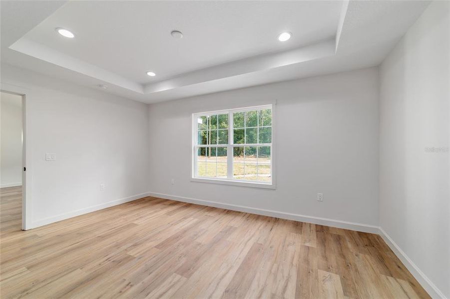 Spacious, unfurnished interior of a new home in , Ocala (Image 27).