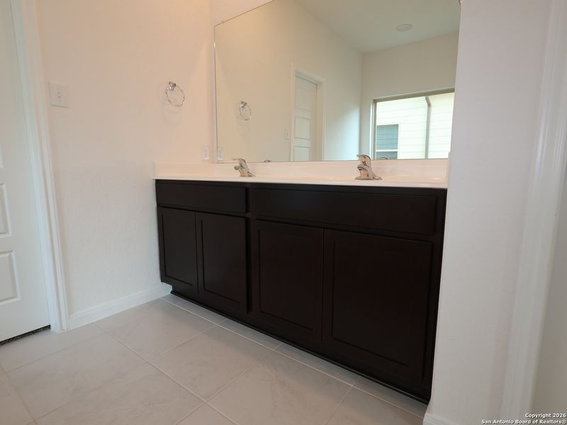 Image 18 of a home in Park Place.