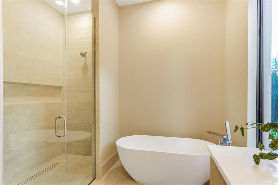 Furnished interior view inside a new home in , Windermere (Image 40).