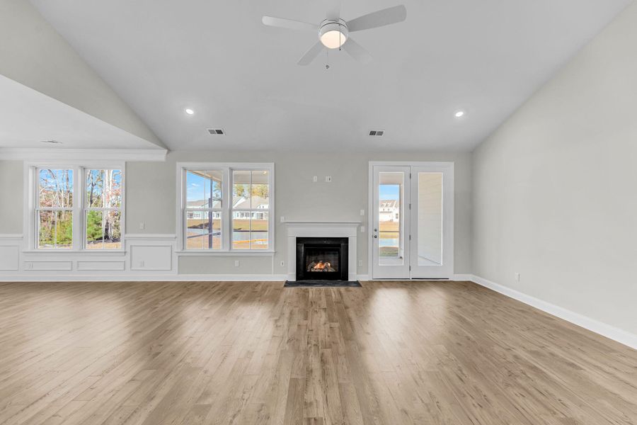 Spacious, unfurnished interior of a new home in , Summerville (Image 40).