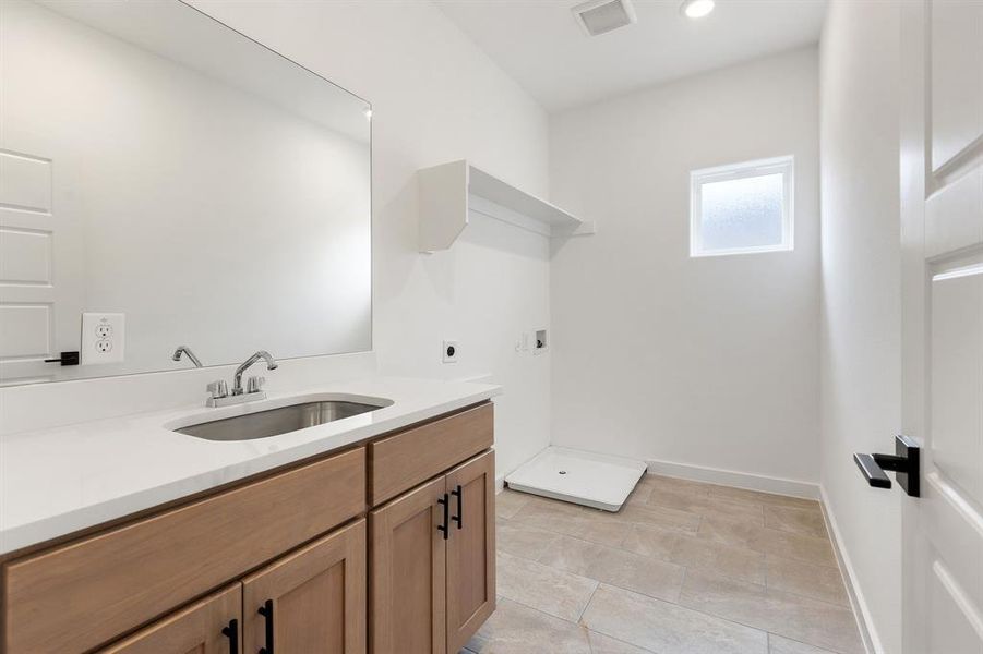 Furnished interior view inside a new home in , Garland (Image 13).