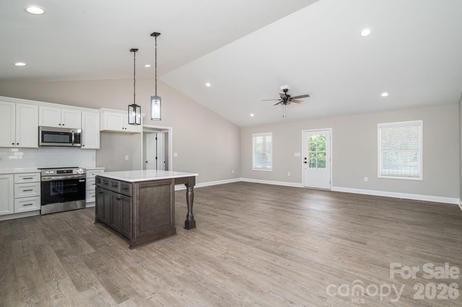 Spacious, unfurnished interior of a new home in , Lincolnton (Image 17).