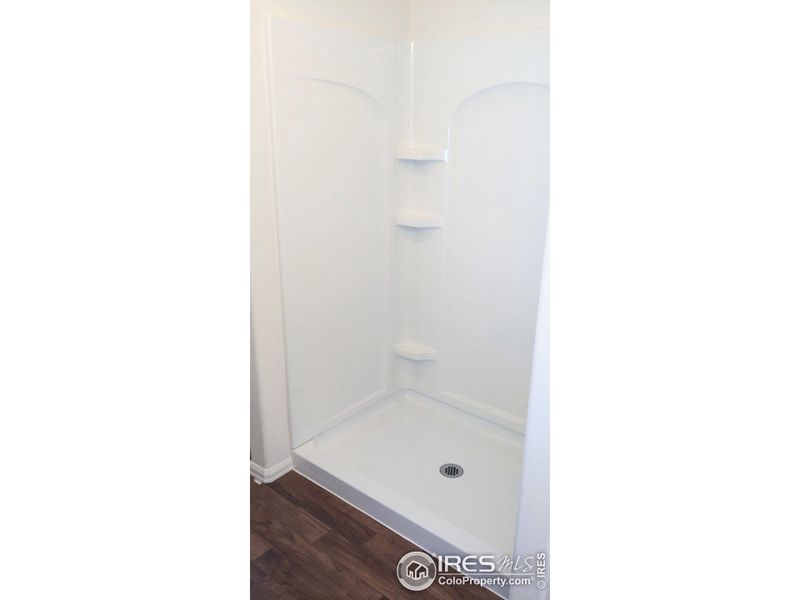 Spacious, unfurnished interior of a new home in Southridge, Johnstown (Image 18).