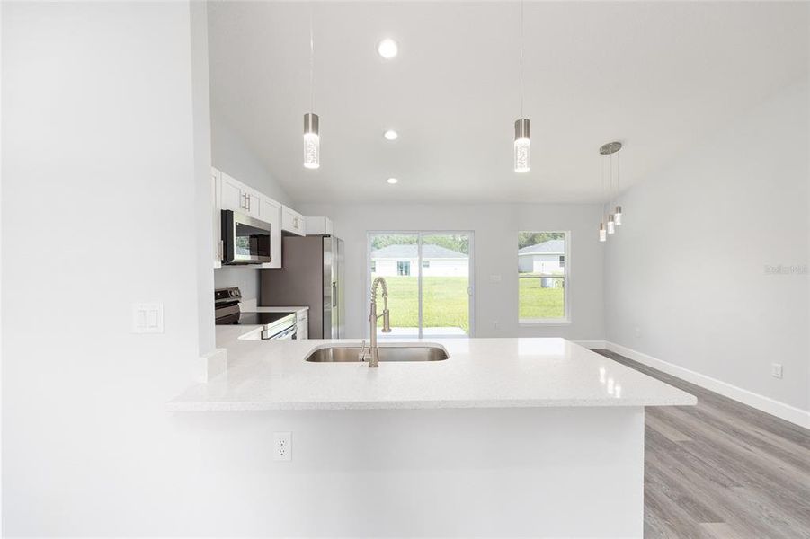 Spacious, unfurnished interior of a new home in , Dunnellon (Image 23).