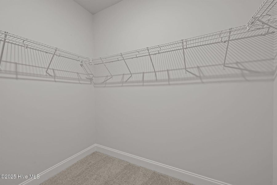 Spacious, unfurnished interior of a new home in Fairfield Harbour, New Bern (Image 25).