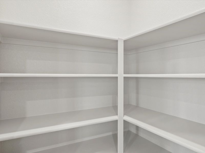 Image 13 of a home in Lake Bluff.