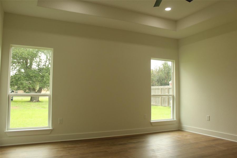 Spacious, unfurnished interior of a new home in , Clute (Image 16).