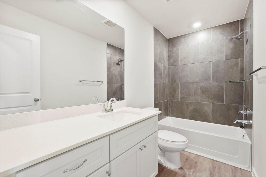 Furnished interior view inside a new home in Santa Fe, Cleveland (Image 8).