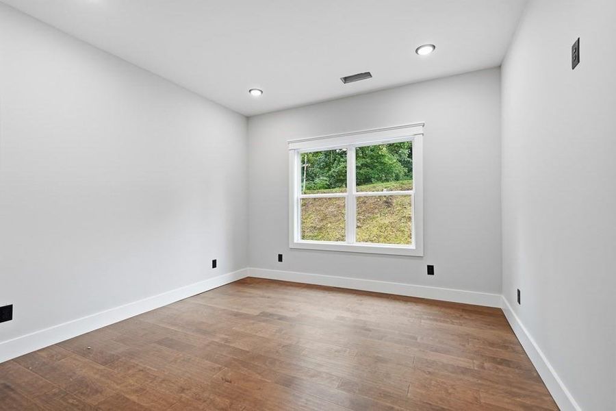 Spacious, unfurnished interior of a new home in , Ellijay (Image 34).