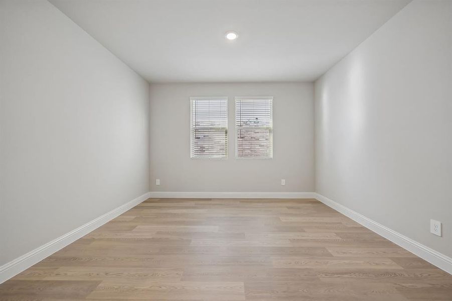 Spacious, unfurnished interior of a new home in Lakehaven - Premier Series, Farmersville (Image 15).