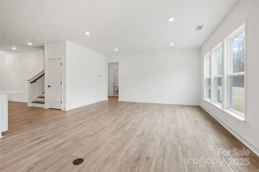 Spacious, unfurnished interior of a new home in Forest Creek, Waxhaw (Image 36).