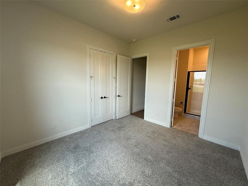 Spacious, unfurnished interior of a new home in Calhoun Acres, Azle (Image 20). Spacious, unfurnished interior of a new home in Calhoun Acres, Azle (Image 20).