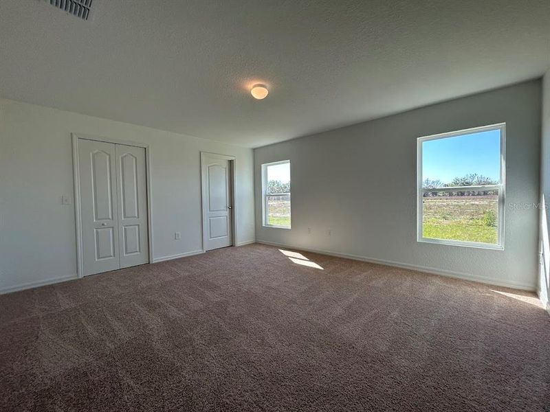 Spacious, unfurnished interior of a new home in James Farms, Bartow (Image 6).
