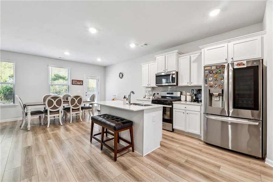 Furnished interior view inside a new home in Bracknell, Loganville (Image 20). Furnished interior view inside a new home in Bracknell, Loganville (Image 20).