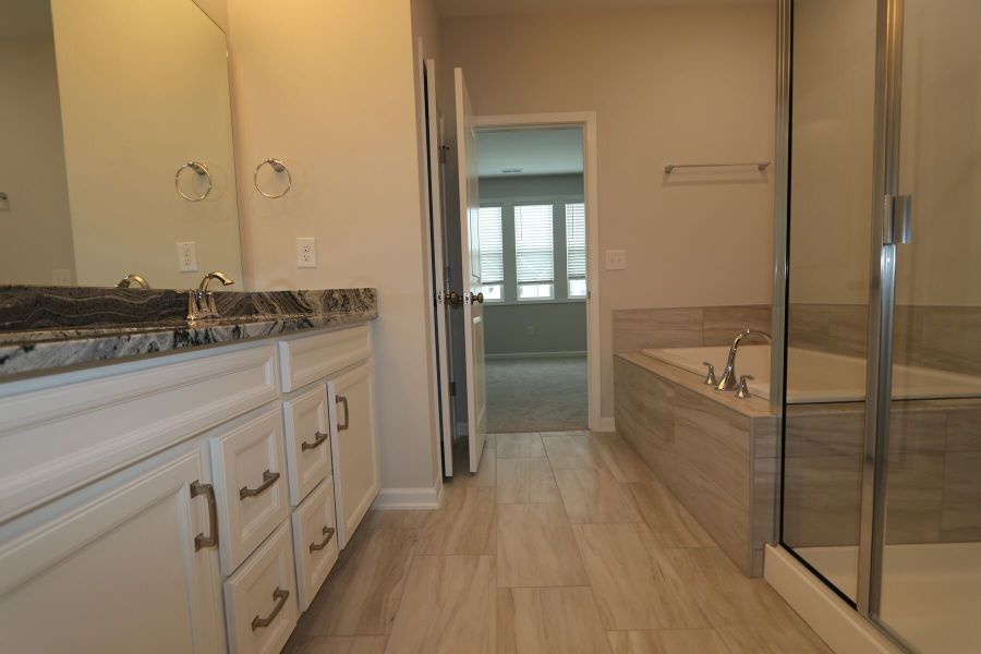 Owner's Bathroom Owner's Bathroom
