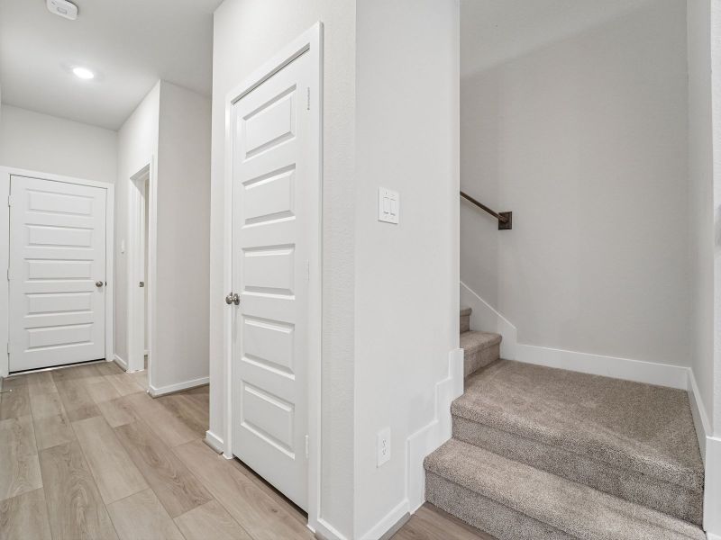 Spacious, unfurnished interior of a new home in Pinewood Trails - City Series, Atascocita (Image 12).