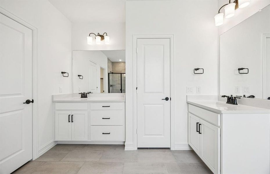 Spacious secondary bathroom Spacious secondary bathroom