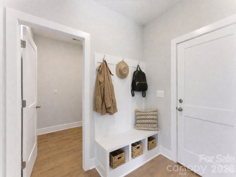 MUD RM VIRTUAL STAGING