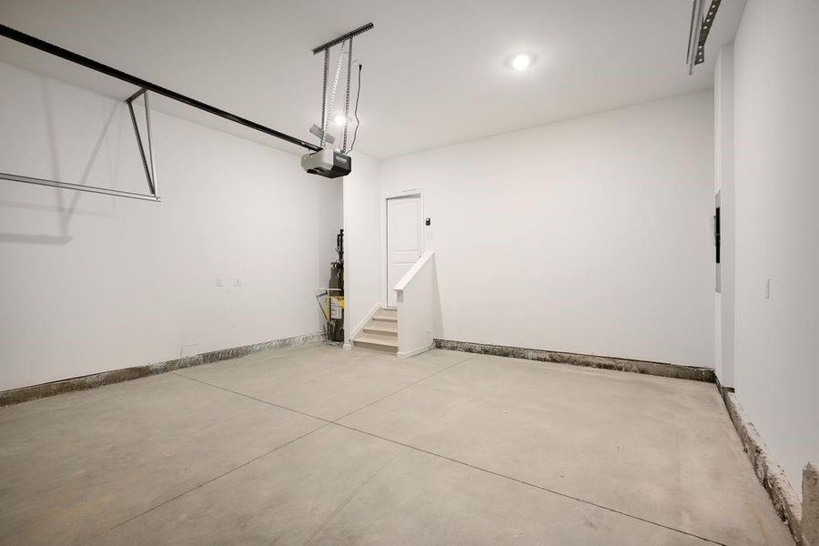 Spacious, unfurnished interior of a new home in Falls Creek, Flowery Branch (Image 17).