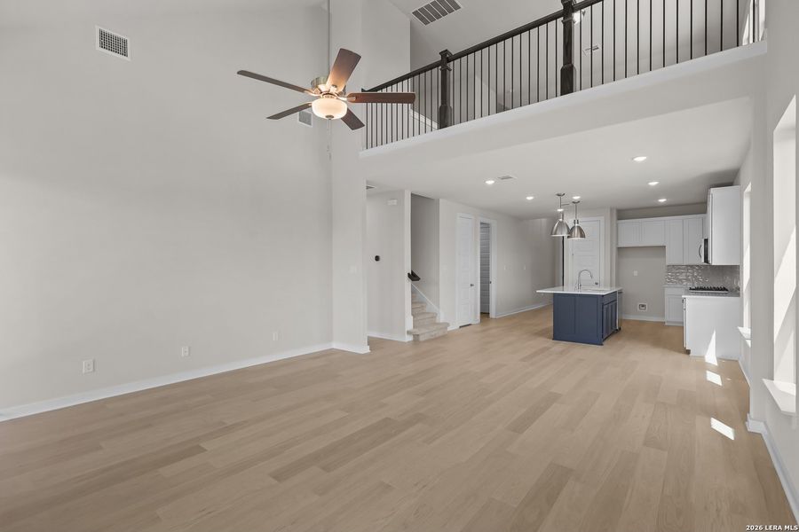 Spacious, unfurnished interior of a new home in Davis Ranch, San Antonio (Image 23).