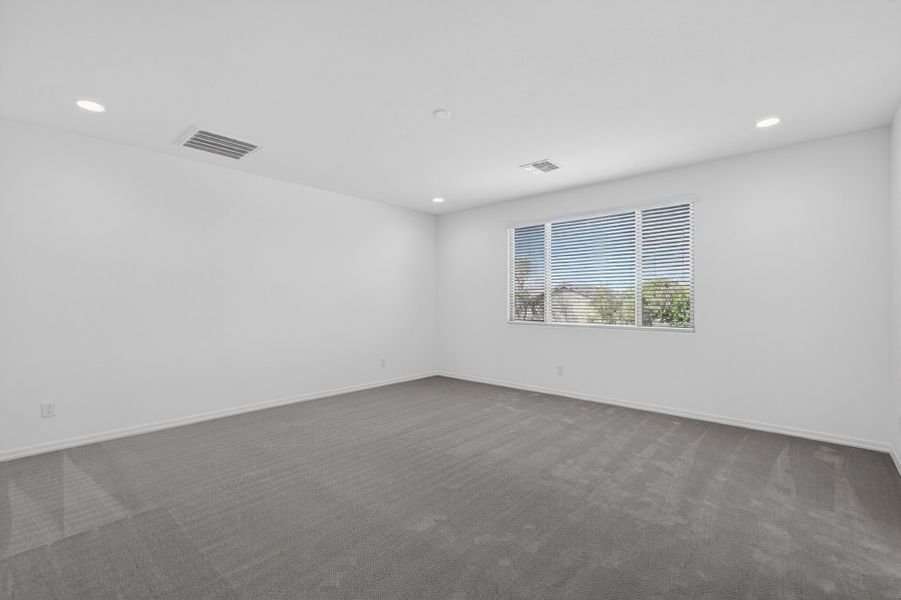 Spacious, unfurnished interior of a new home in Parkside, Avondale (Image 17).