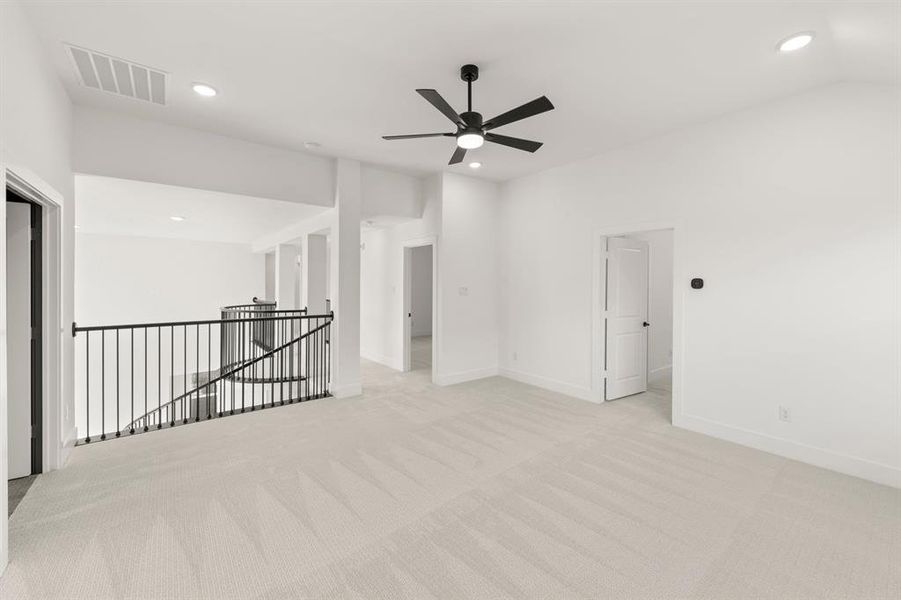 Spacious, unfurnished interior of a new home in Valencia on The Lake, Little Elm (Image 27).