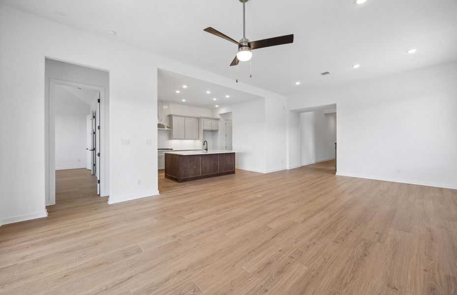 Representative unfurnished interior of a home built from the Wheeler by Pulte Homes in West Cypress Hills, Spicewood (Image 17).