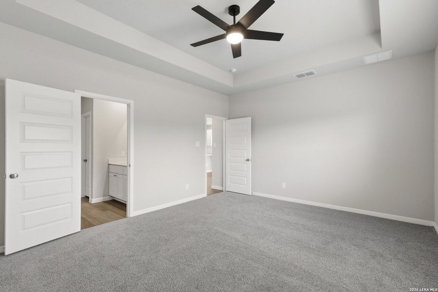 Spacious, unfurnished interior of a new home in Cinco Lakes, San Antonio (Image 22).