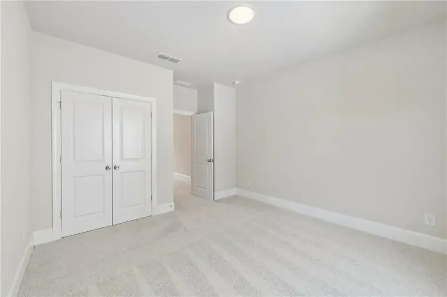 Spacious, unfurnished interior of a new home in Aberdeen, Hoschton (Image 29).