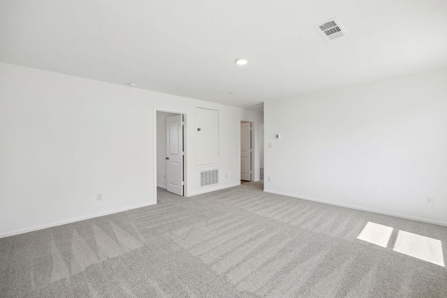 Spacious, unfurnished interior of a new home in Montgomery Bend, Montgomery (Image 20).