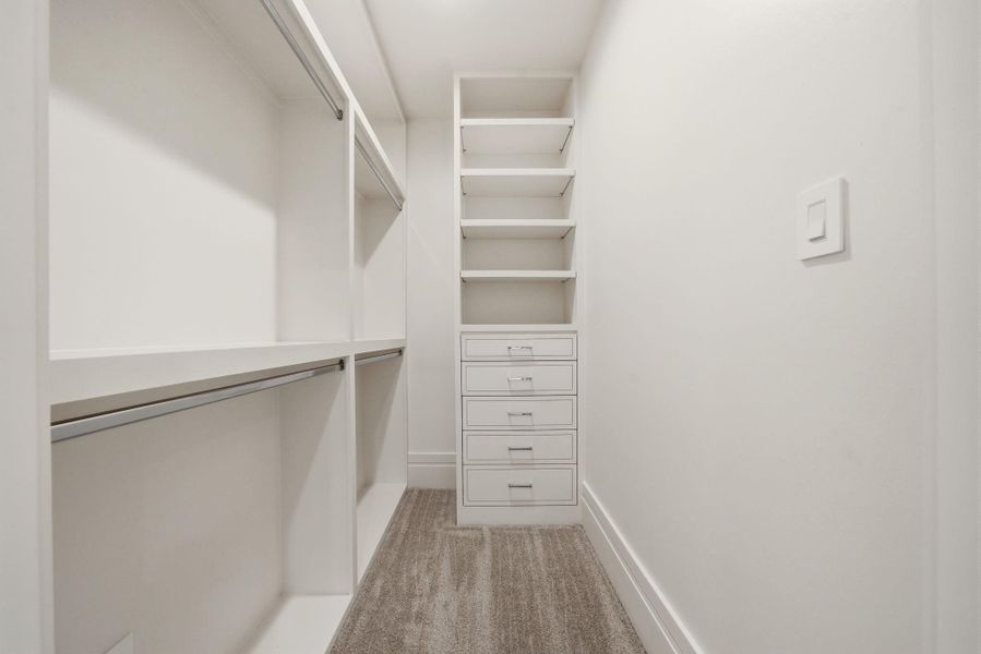 Spacious, unfurnished interior of a new home in , Houston (Image 44).