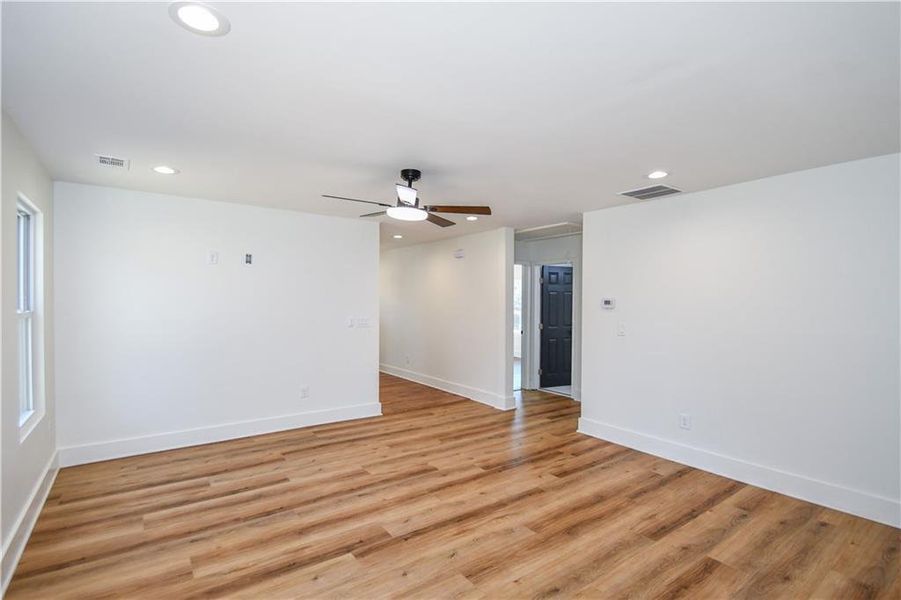Spacious, unfurnished interior of a new home in , Atlanta (Image 36).