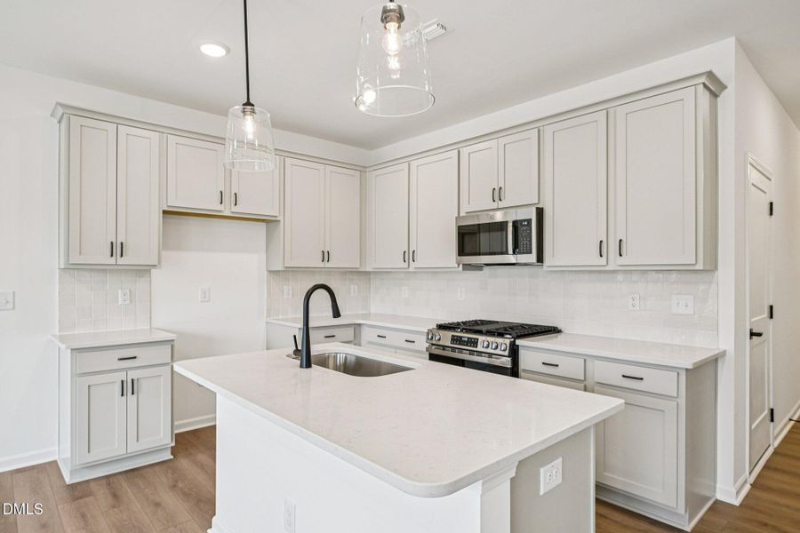 11-web-or-mls-Mirth Ct-S0701-011