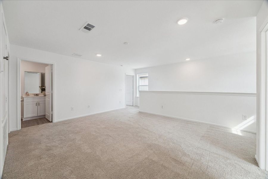 Impressive 2nd floor living/gameroom area Impressive 2nd floor living/gameroom area