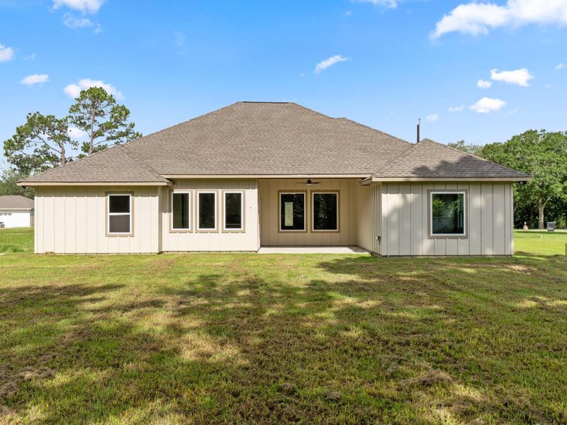 Exterior details and patio area of a home in , Bay City (Image 20).