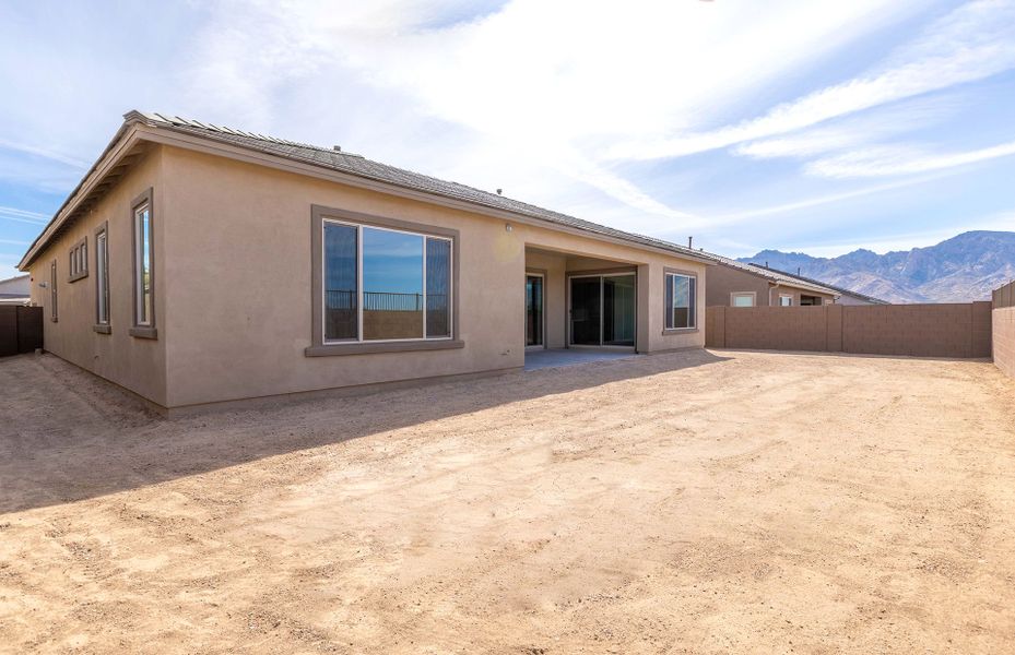 Exterior details and patio area of a home in Vistoso Canyon Estates, Oro Valley (Image 4).