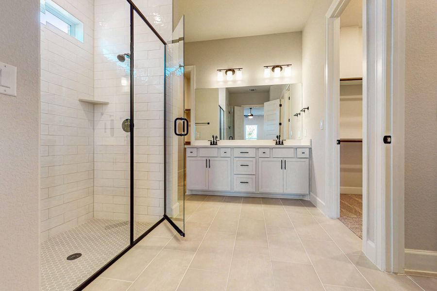 Owner's Bathroom Owner's Bathroom