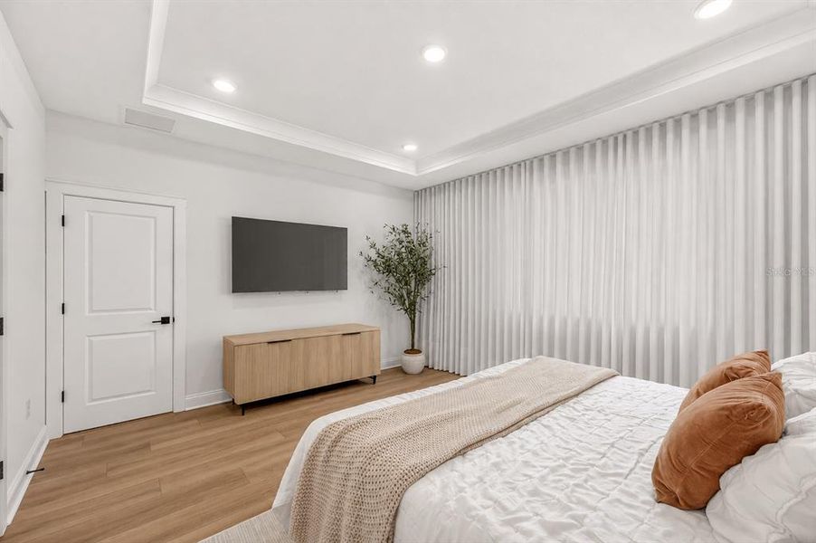 Furnished interior view inside a new home in , Winter Garden (Image 6).