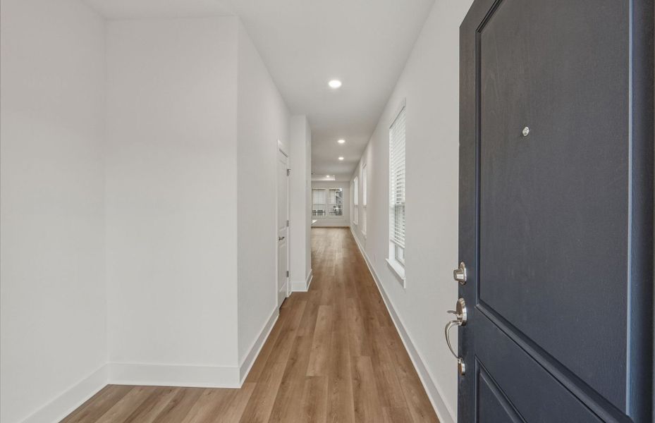 Spacious, unfurnished interior of a new home in Saddleback at Santa Rita Ranch, Liberty Hill (Image 15).