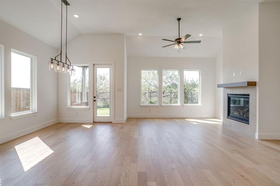 Spacious, unfurnished interior of a new home in Pecan Grove, Burleson (Image 36).