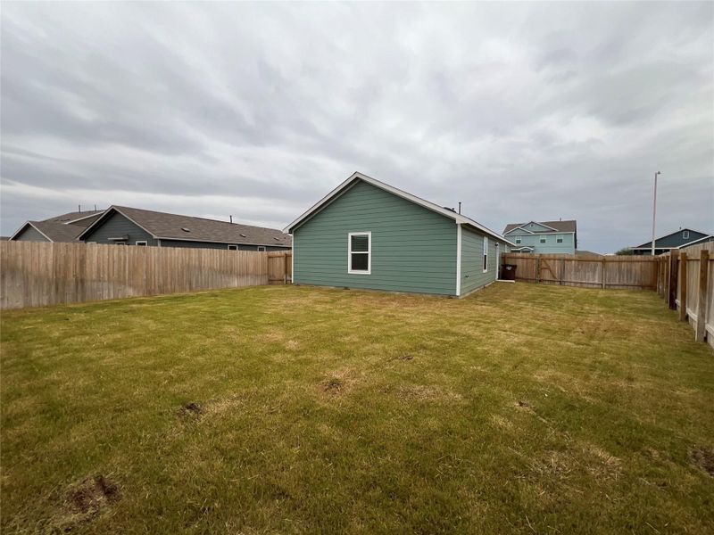 Exterior details and patio area of a home in Summerside: Stonehill Collection, Lockhart (Image 2).