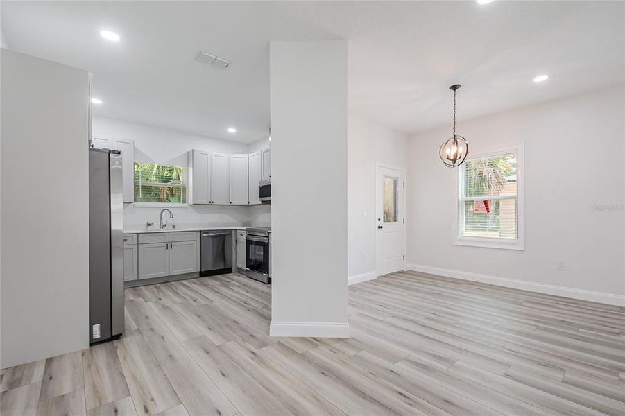 Spacious, unfurnished interior of a new home in , Daytona Beach (Image 27).