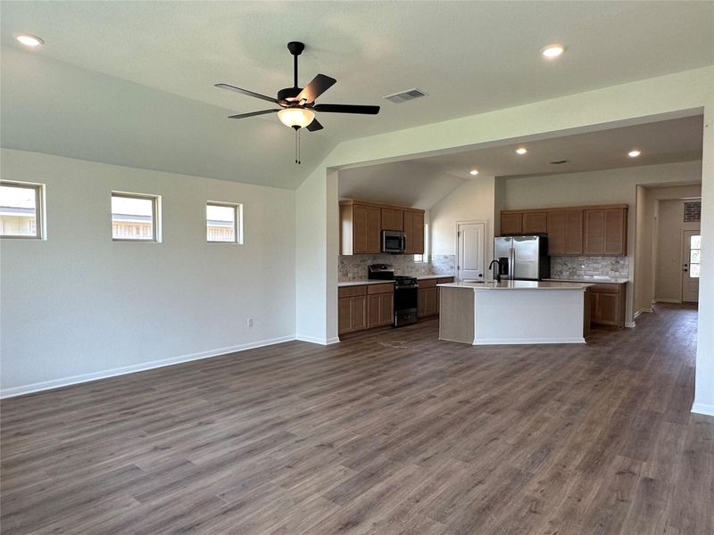 Spacious, unfurnished interior of a new home in Crosswinds, Kyle (Image 18). Spacious, unfurnished interior of a new home in Crosswinds, Kyle (Image 18).