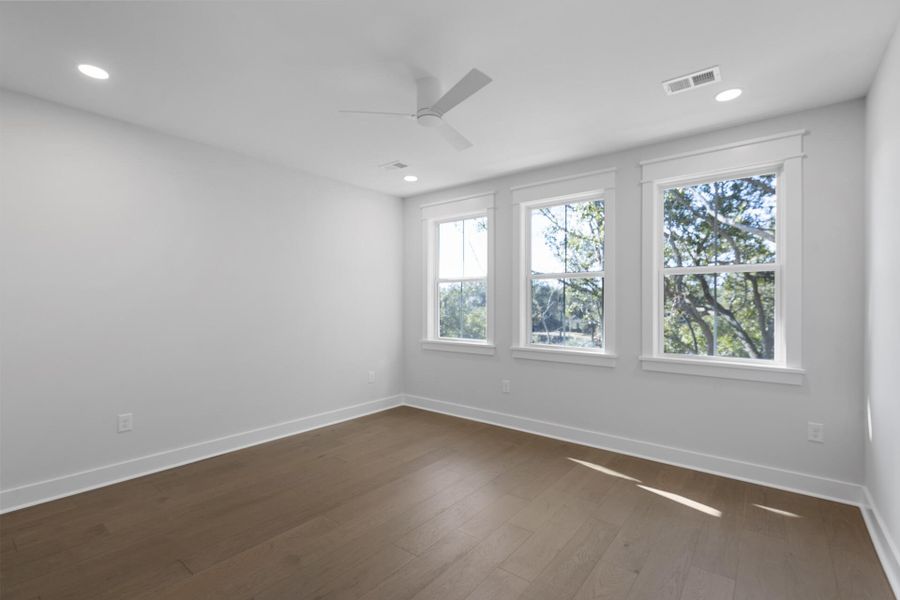 Spacious, unfurnished interior of a new home in , Mount Pleasant (Image 22).