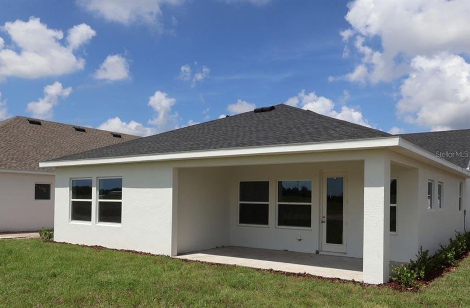 Exterior details and patio area of a home in Southwind – Classic Series, Plant City (Image 3).