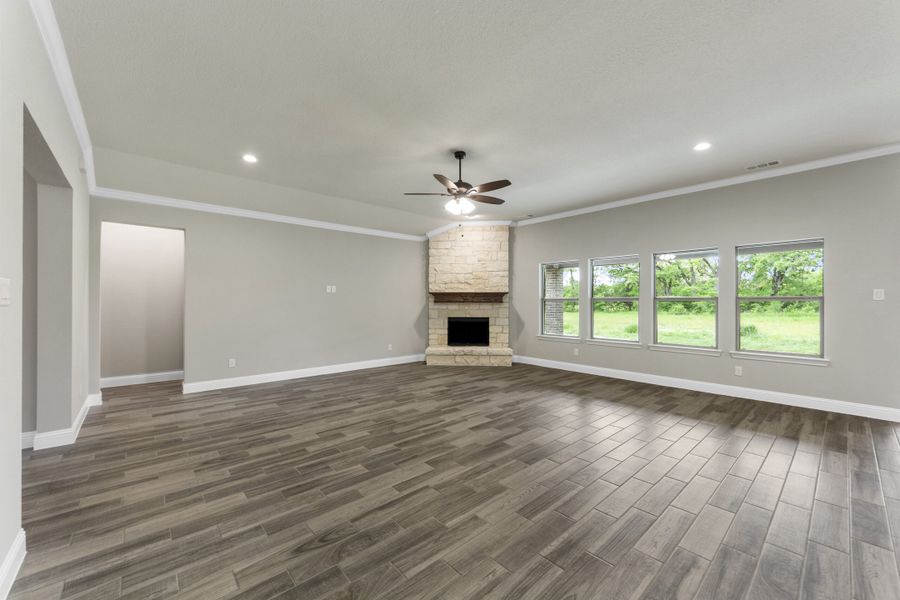 Representative unfurnished interior of a home built from the 2591 by Robbie Hale Homes in High Meadows Estates, Nevada (Image 24).