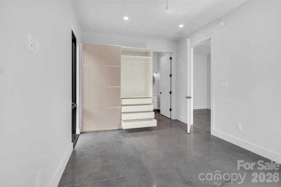 Spacious, unfurnished interior of a new home in , Clover (Image 24).