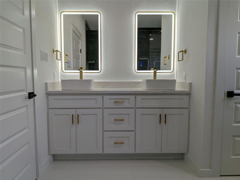 Furnished interior view inside a new home in , Dallas (Image 5).