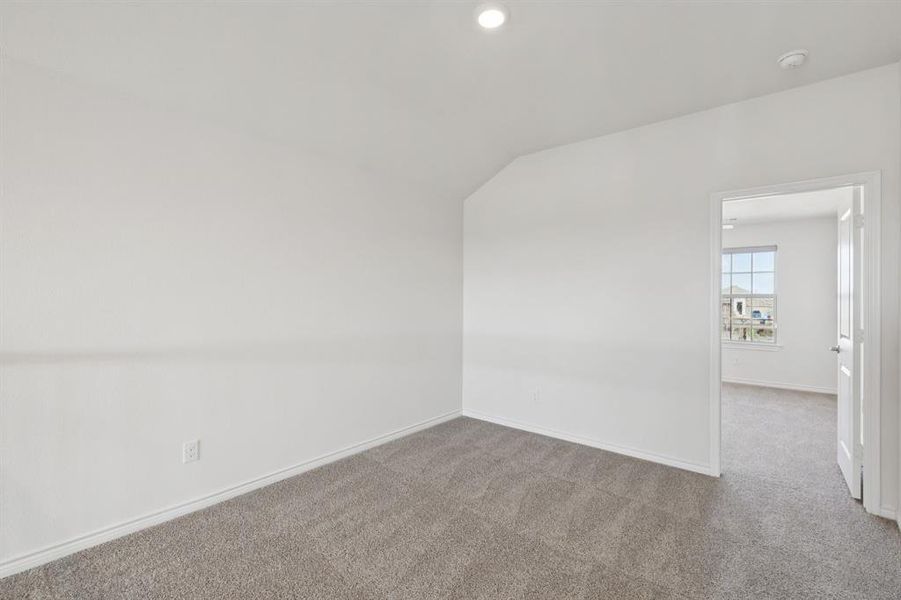 Spacious, unfurnished interior of a new home in , Anna (Image 28).